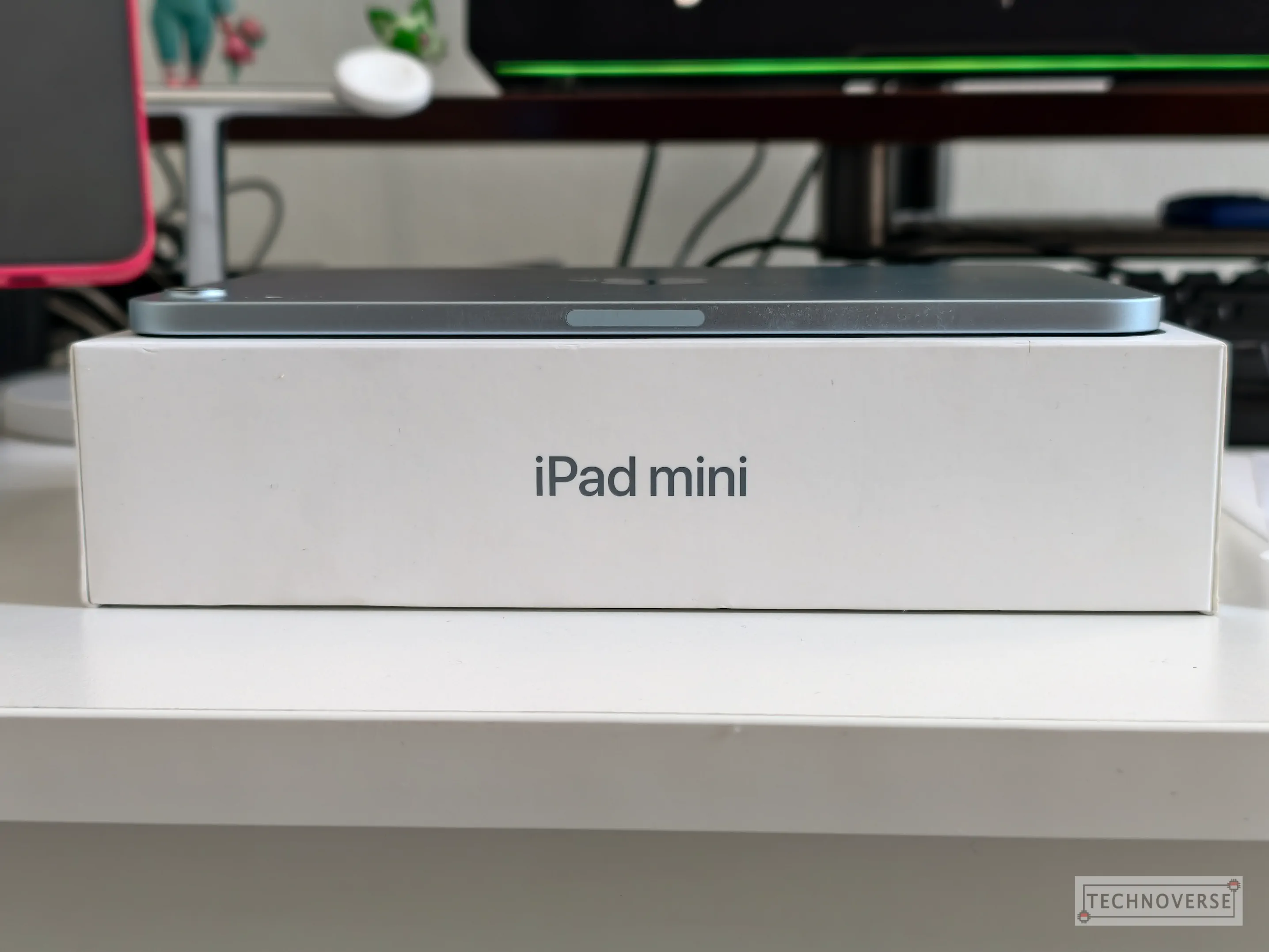 ipad-mini-a17-pro-right