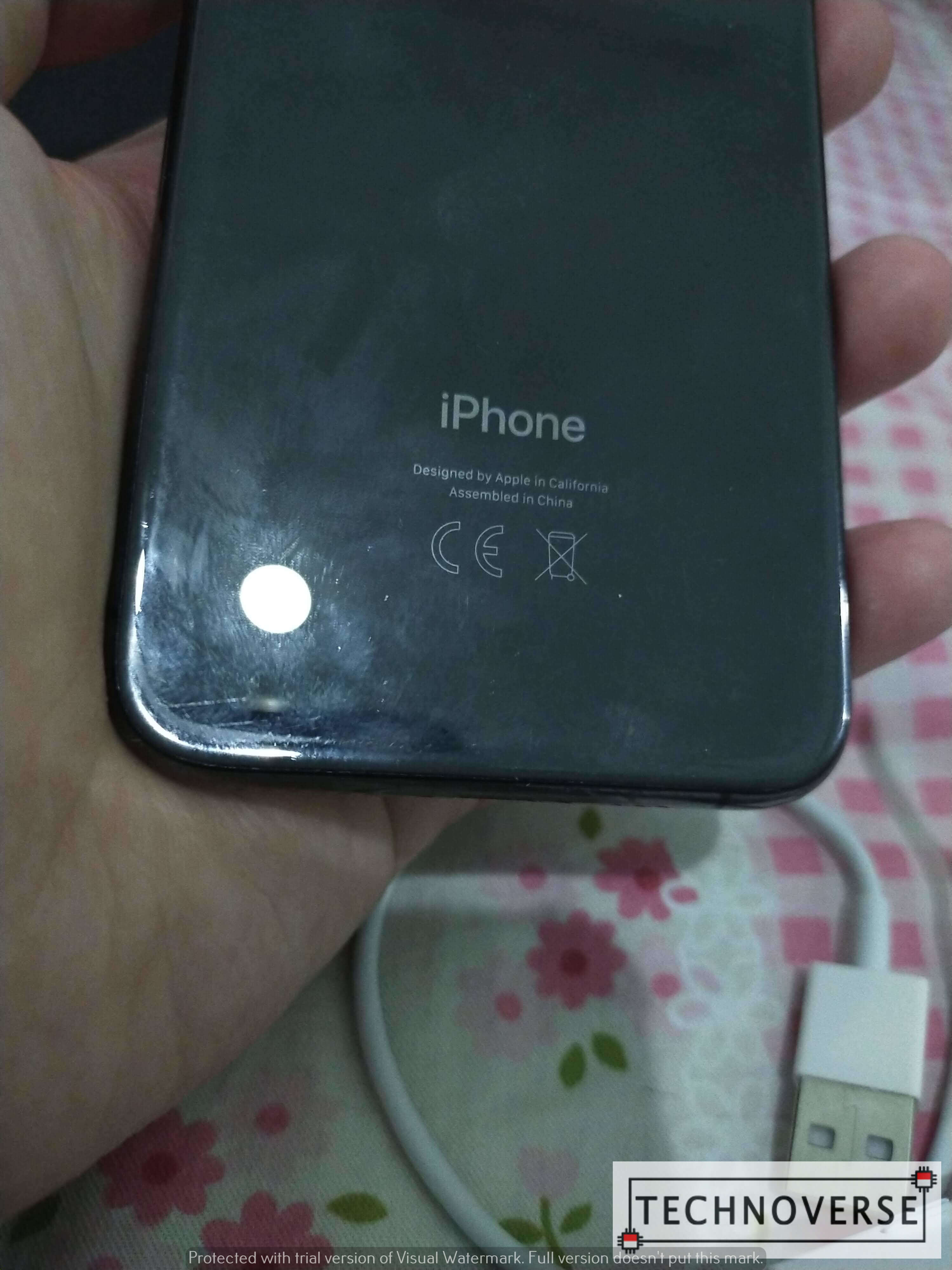 second-hand-iphone-xs-scratches