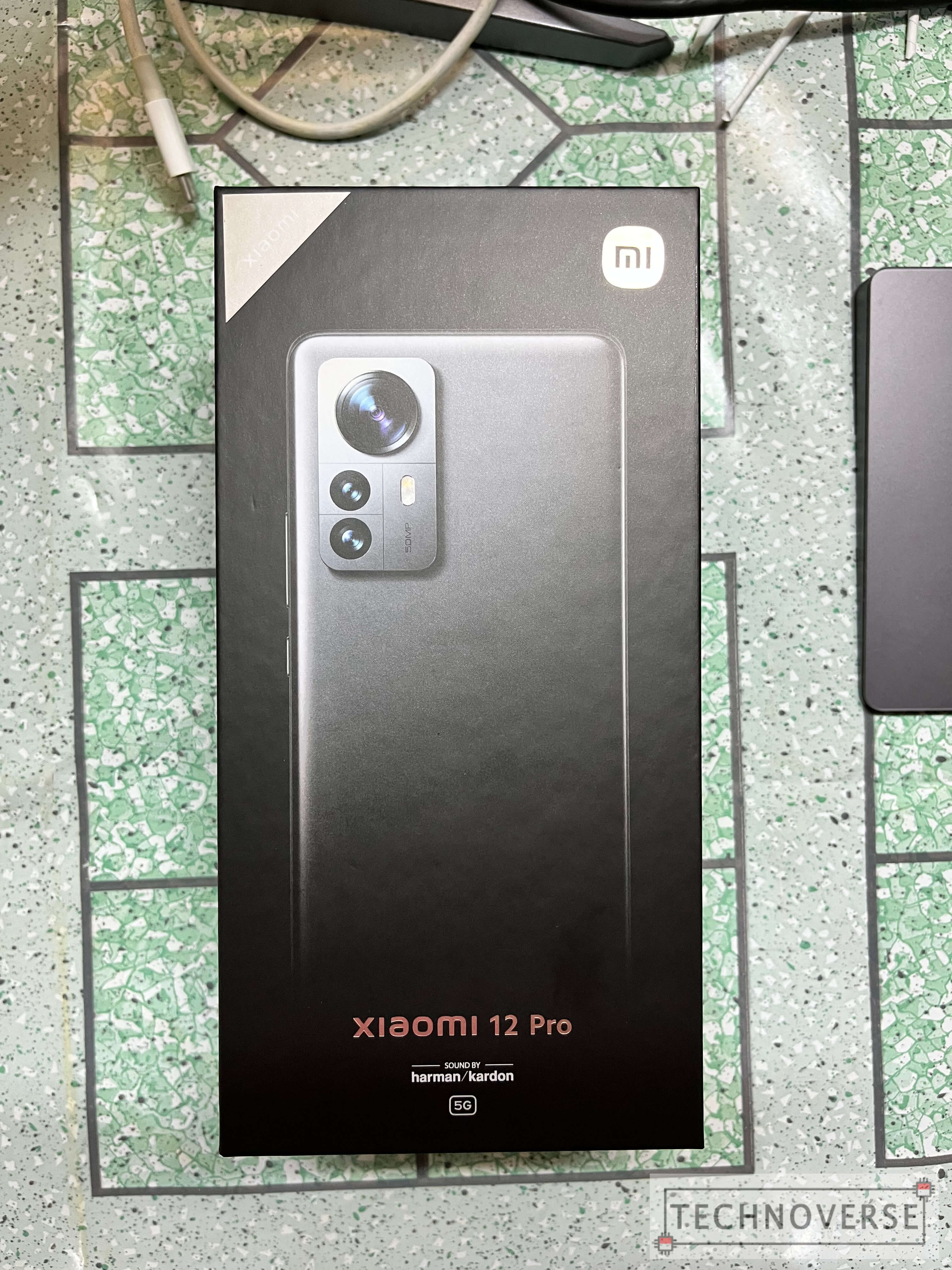 xiaomi-12-pro-box-front
