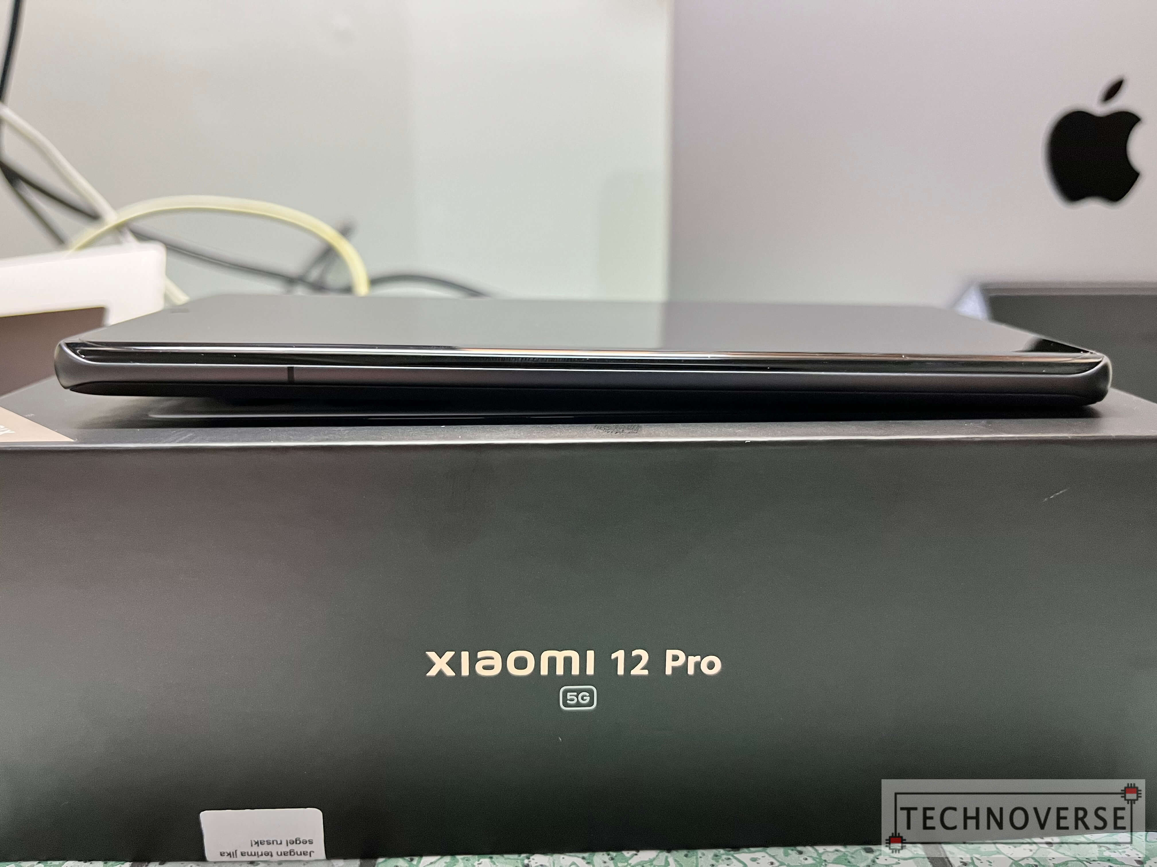 xiaomi-12-pro-kiri